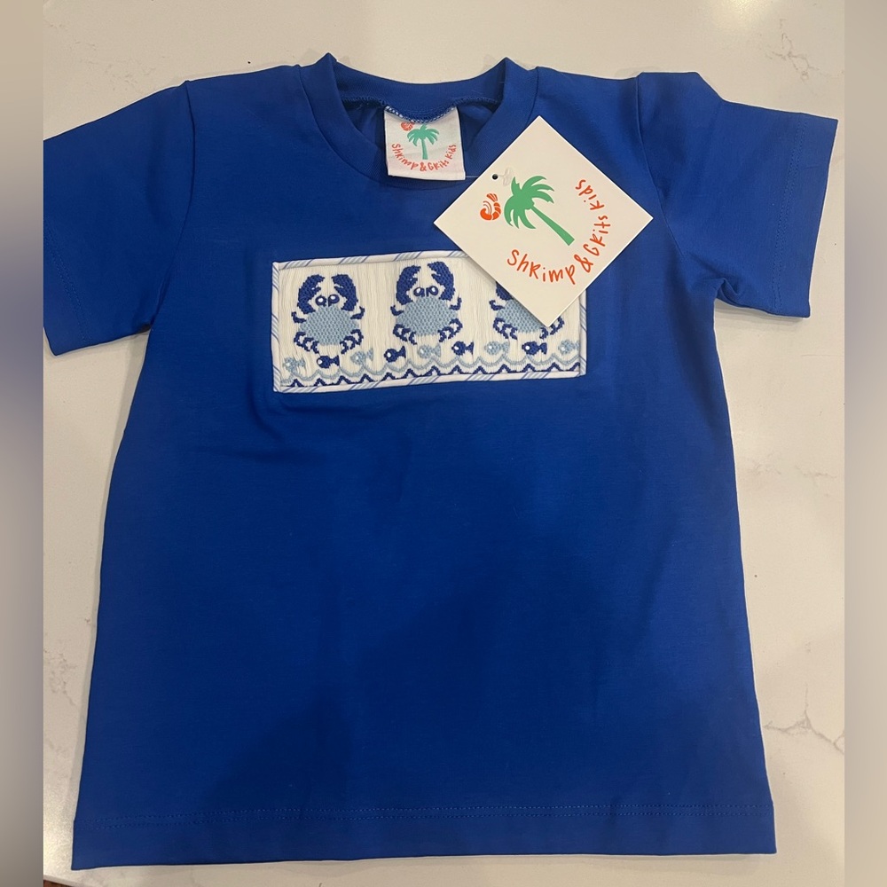 Shrimp and Grits smocked crab t-shirt